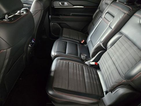 Used 2025 Ford Explorer ST-Line RWD image 33