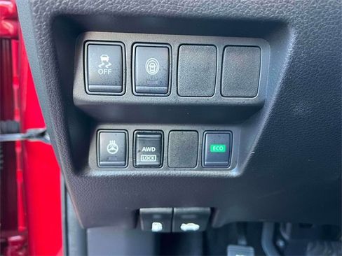 Used 2018 Nissan Rogue Sport SL w/ SL Premium Package image 21