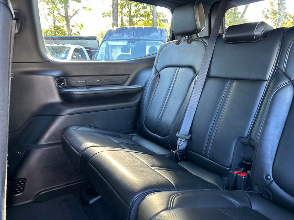 Used 2025 Jeep Wagoneer Series II w/ 8-Passenger Seating Package AWD/4WD image 29