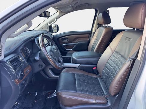 Used 2017 Nissan Titan Platinum Reserve image 9