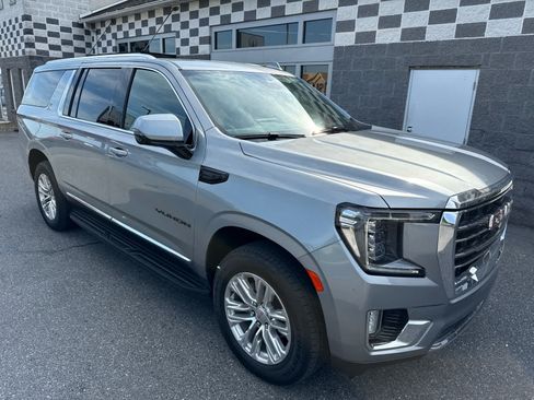 Used 2024 GMC Yukon XL SLT w/ SLT Premium Package AWD/4WD image 2