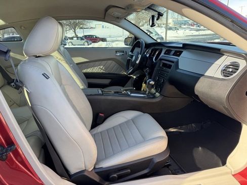 Used 2010 Ford Mustang V6 image 9