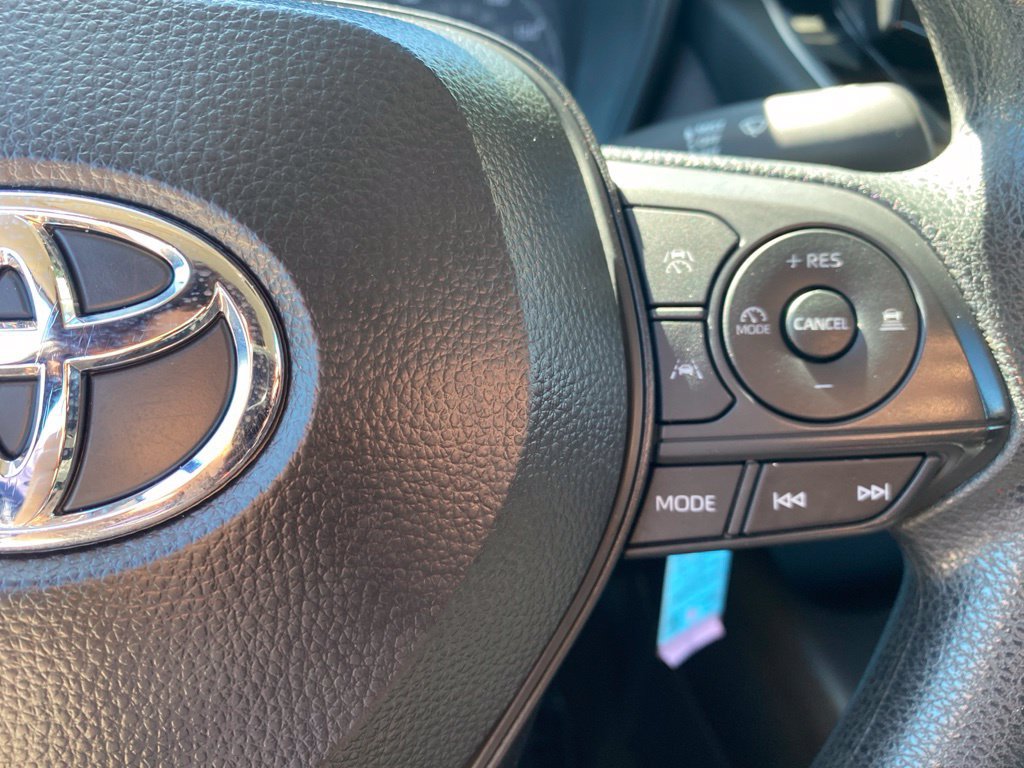 Used 2025 Toyota Corolla LE FWD image 18