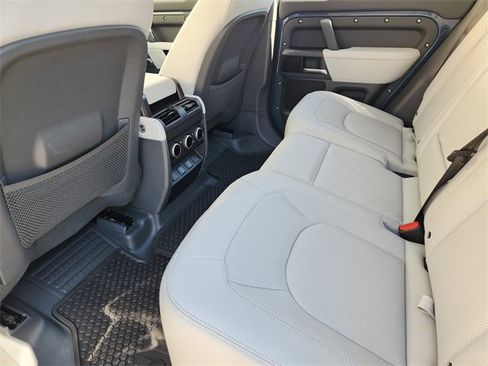 New 2026 Land Rover Defender 110 X-Dynamic SE image 20