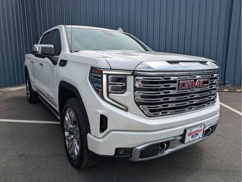 Used 2024 GMC Sierra 1500 Denali w/ Denali Reserve Package AWD/4WD image 3