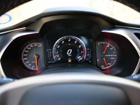 Used 2019 Chevrolet Corvette Stingray Convertible w/ 1LT image 7