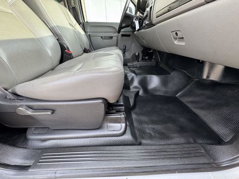 Used 2014 Chevrolet Silverado 2500 W/T image 40