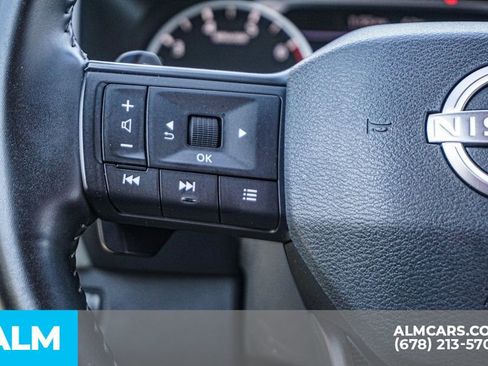 Used 2025 Nissan Rogue SV image 28