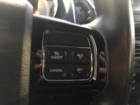 Used 2020 Dodge Grand Caravan SE image 31