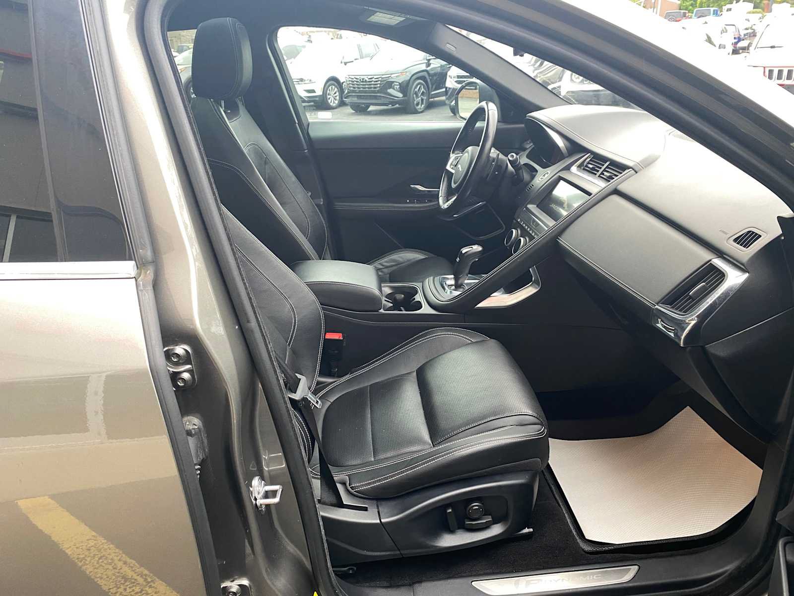 Used 2018 Jaguar E-PACE R-Dynamic SE AWD/4WD image 28