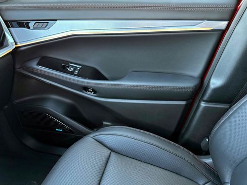 Used 2025 Jeep Wagoneer S Launch Edition image 21