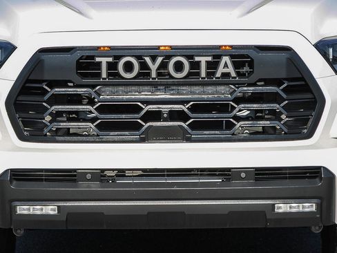 Used 2024 Toyota Sequoia TRD Pro AWD/4WD image 7