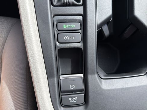 Certified 2025 Honda Accord LX image 32