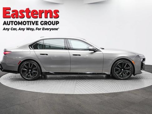 Used 2023 BMW 760i xDrive w/ Executive Package AWD/4WD image 4