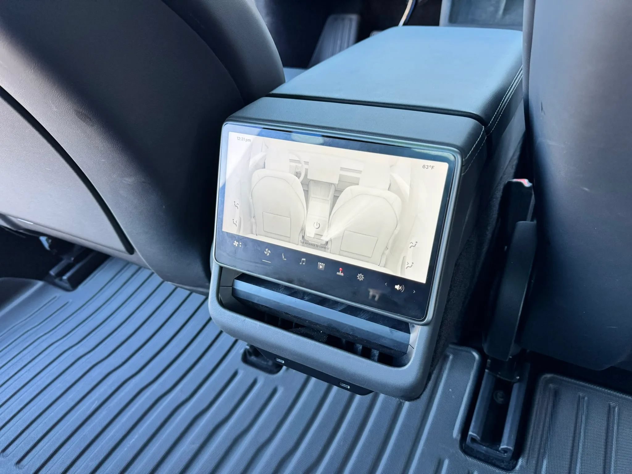 Used 2024 Tesla Model 3 Standard Range RWD image 17