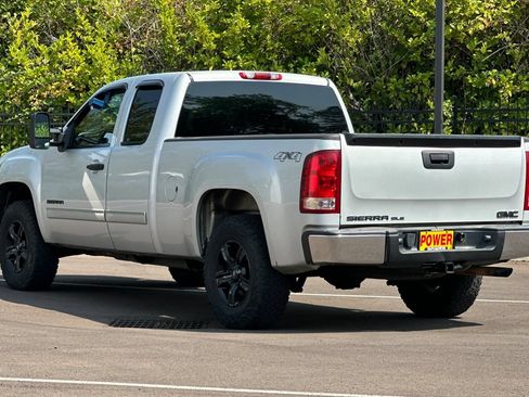 Used 2010 GMC Sierra 1500 SLE AWD/4WD image 6