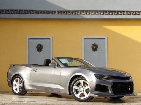 Used 2021 Chevrolet Camaro LT image 3