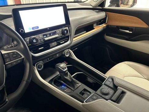 Used 2024 Toyota Grand Highlander AWD image 30