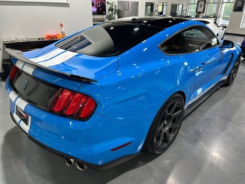Used 2017 Ford Mustang Shelby GT350 w/ Electronics Package RWD image 2