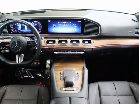 Used 2024 Mercedes-Benz GLS 580 4MATIC image 22