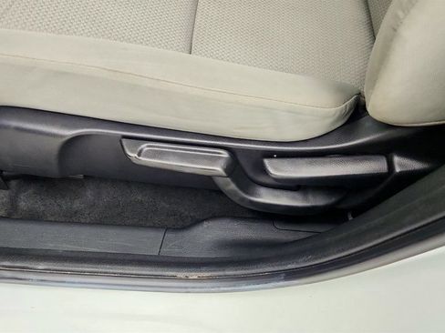 Used 2021 Honda HR-V LX image 11