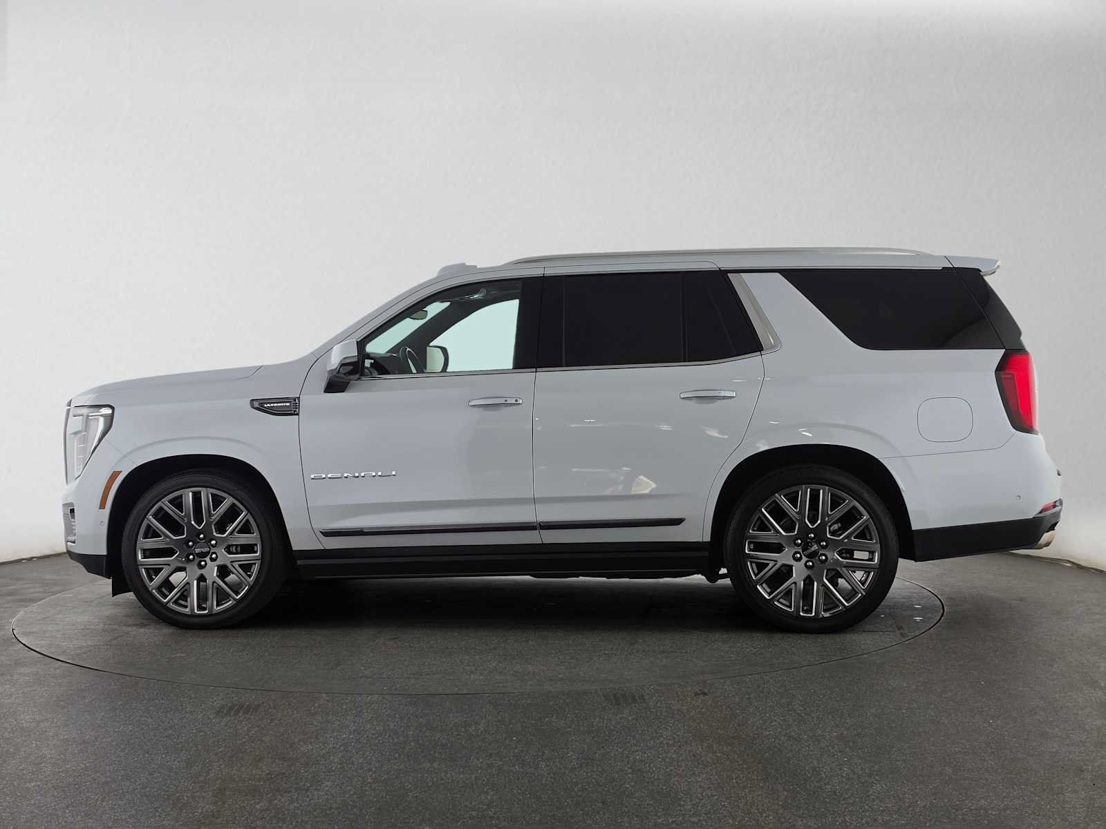 Used 2026 GMC Yukon Denali Ultimate AWD/4WD image 6