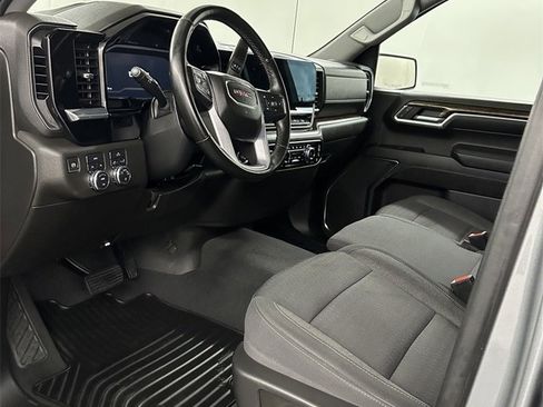 Used 2023 GMC Sierra 1500 SLE image 12