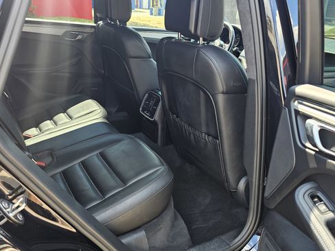 Used 2016 Porsche Macan Turbo w/ Premium Package Plus image 30