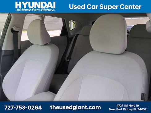 Used 2025 Hyundai Kona SEL FWD image 7