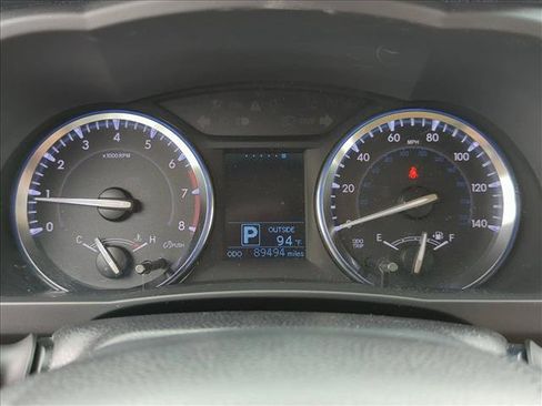 Used 2014 Toyota Highlander Plus FWD image 11