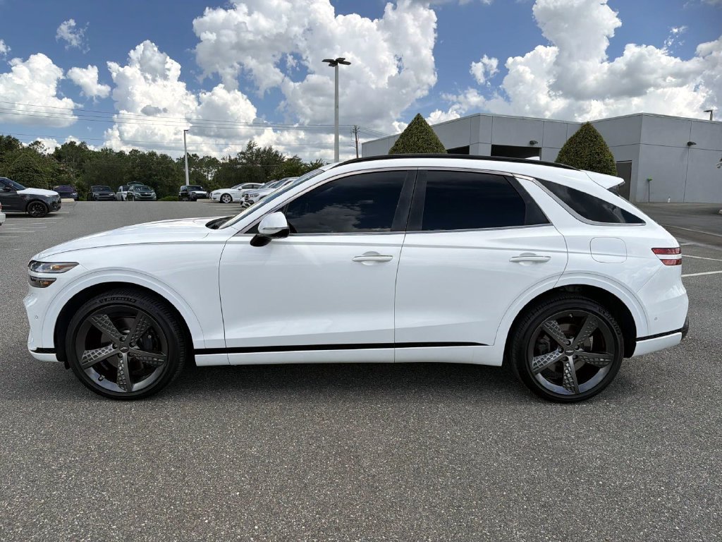 Used 2022 Genesis GV70 3.5T Sport w/ Sport Prestige Package AWD/4WD image 2