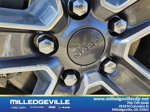 Used 2022 Jeep Wrangler Unlimited Sahara w/ Cold Weather Group image 21