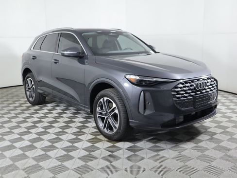 Used 2025 Audi Q5 2.0T Premium Plus w/ Premium Plus image 4