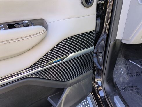 Used 2023 Jeep Grand Wagoneer Series II AWD/4WD image 14