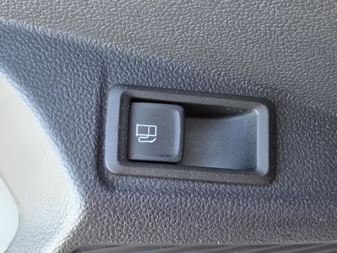 Used 2023 Volkswagen Taos S image 28