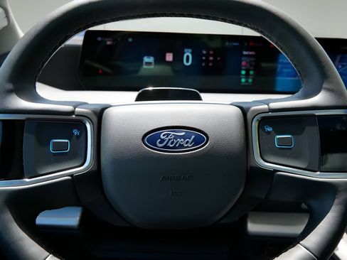 Used 2025 Ford Expedition Active AWD/4WD image 20
