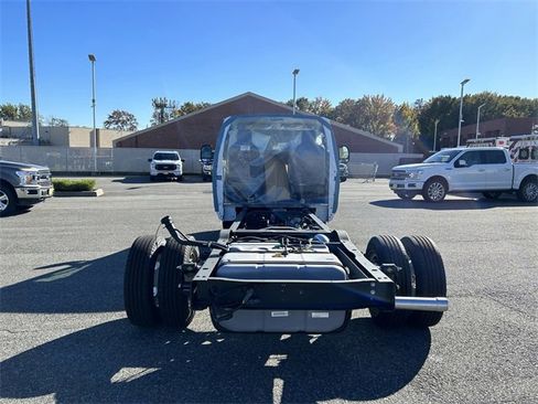 New 2024 Ford E-450 and Econoline 450 Super Duty w/ Power Windows & Locks Group image 12