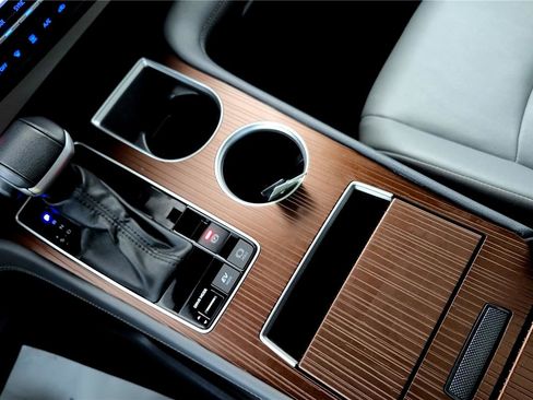 Used 2024 Toyota Sienna XLE image 24