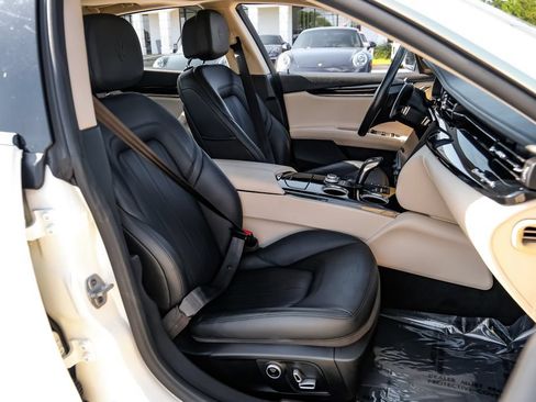 Used 2022 Maserati Quattroporte Modena RWD image 47