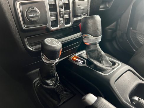 Used 2021 Jeep Wrangler Unlimited Sport image 14