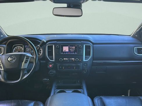 Used 2019 Nissan Titan SL w/ Midnight Edition image 15