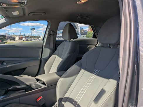 Used 2024 Hyundai Elantra SEL image 13
