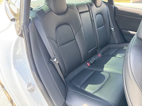 Used 2023 Tesla Model 3 Standard Range image 17