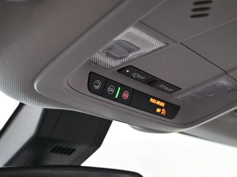 Used 2020 Chevrolet Equinox LS image 20