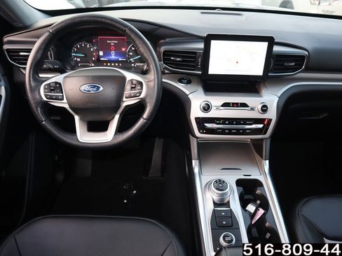 Used 2022 Ford Explorer XLT w/ Equipment Group 202A image 9