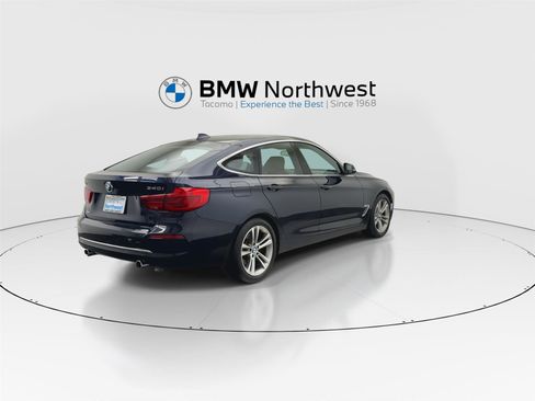 Used 2017 BMW 340i Gran Turismo xDrive image 3