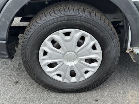 Certified 2025 Ford Transit 250 Low Roof w/ Exterior Upgrade Package RWD image 32