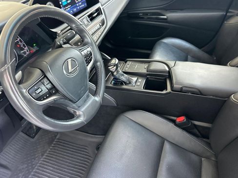 Used 2022 Lexus ES 300h w/ Accessory Package FWD image 4