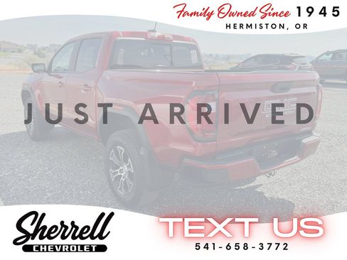 Used 2024 GMC Canyon AT4 w/ AT4 Premium Package AWD/4WD image 3