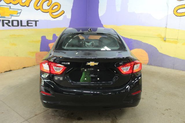 Used 2018 Chevrolet Cruze LT w/ LT Convenience Package FWD image 7